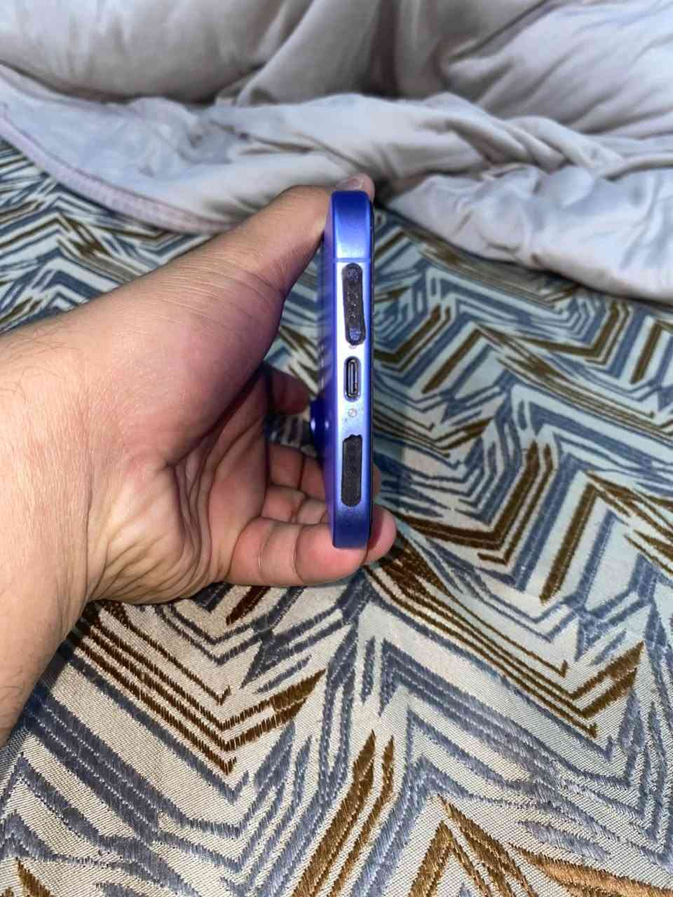 ايفون ١٦ بلس ( iPhone 16 plus ) 

مستعمل نظيف جداً حسب ما مبين بلصور استعمال قليل غير مكثف بعده داخل الضمان 
البطاريه ١٠٠ 
الذاكرة ١٢٨ 
السعر مليون و ٢٠٠ الف 
او مراوس بأيفون ١٥ برو ماكس 
مكاني بغداد 
***********
