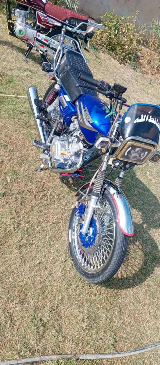 سلام عليكم شباب عدي دراجه تايكر موديل 24 مكفوله كفاله عامه وراق كامله دراجه خير من الله شلعه ومعدل نضيفه كلش حلا من صوره ولي شراي بي خير ويدلل تصل ***********
