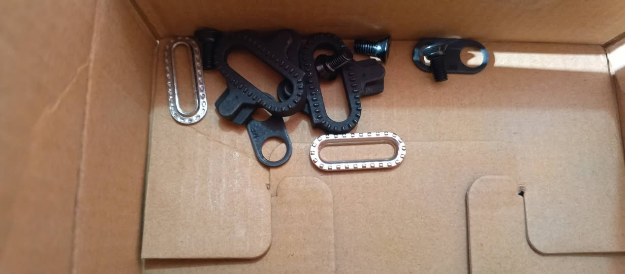 السلام عليكم
للبيع بدال دراجة احترافي Shimano XTR PD-M9100 أصلي جديد بالكرتونة (صنع في اليابان 🇯🇵).
الفئة العليا والأخف وزناً لسباقات الـ XC والدراجات الجبلية بنظام قفل SPD مزدوج الأوجه.
المنتج كامل بملحقاته ولم يُستخدم نهائياً


**إذا كنت صاحب هذا الإعلان وتريد حذفه لأي سبب، رجاءا أرسل رسالة إلى الدعم الفني**