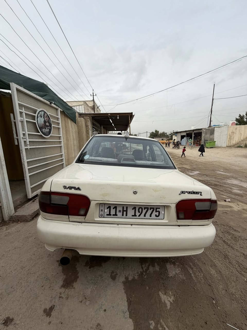 السلام عليكم بروتون 2004 السياره خير من الله ما بيها اي نقص  كامله  محرك تدفئه تبريد  كير خير من الله  50 وبيها مجال للشراي وعيوني الكم
***********
