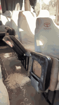 السلام عليكم  كوستر مربع مديل 1992سياره حلوه وجاهزه مكينه بنكو ٣٠٠٠ جديده وخير من الله وكاله عامه بسمي تريد مداور راعيه موجود وهوه يريد مداور السياره خير من الله السعر ١١وعليه غرامات ابيع صافي بيه مجال بصيط ***********
***********
