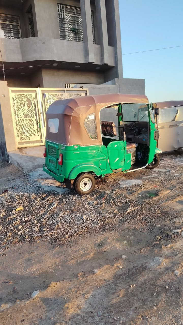 تيك توك للبيع الموديل 22 رقم سنويه بغداد المكان تغادر درويش كفاله عامه من عدا الدوس ***********
