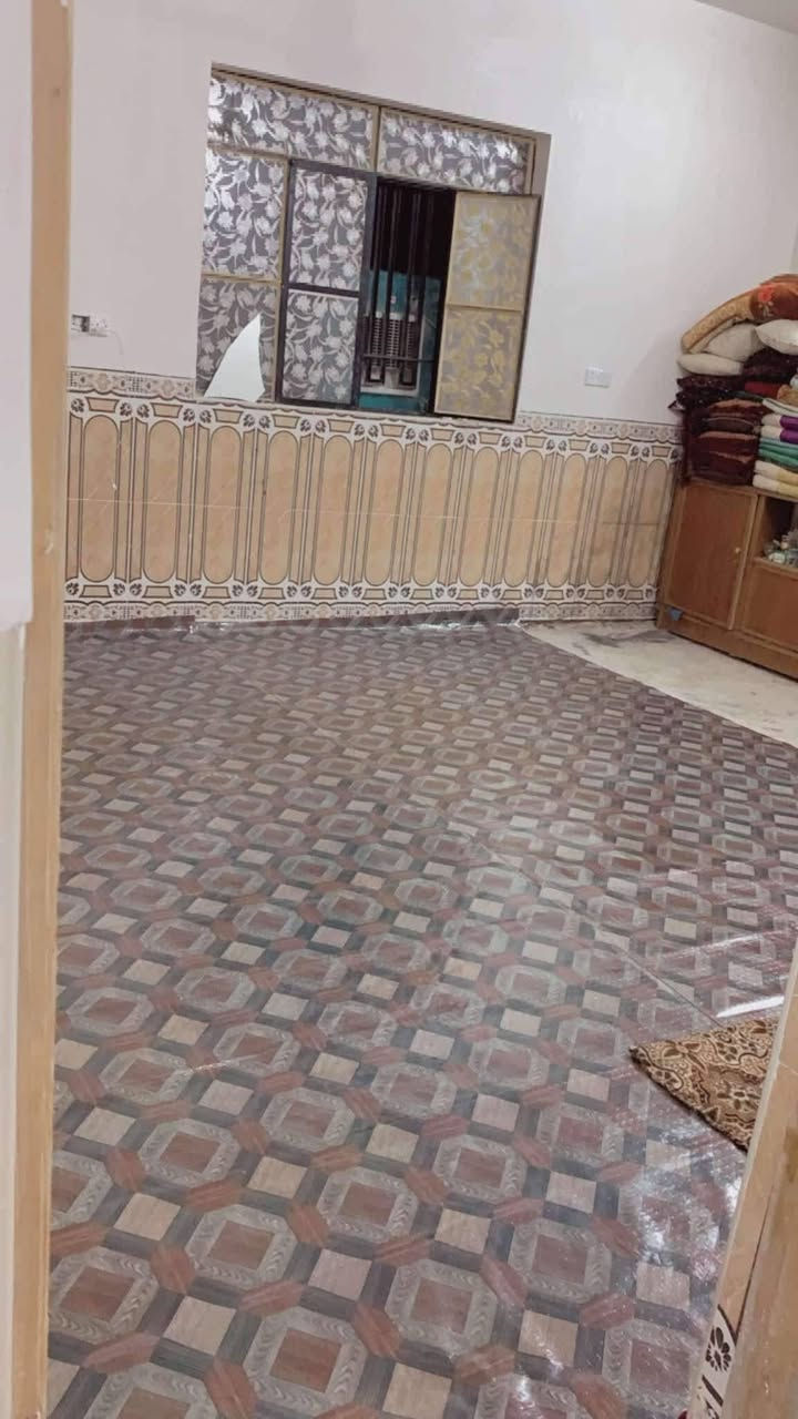 السلام عليكم قطعة ارض للبيع ٨٠٠ متر في منطقة الناحية خلف ملعب البستان تحتوي على بيتين مساحة البيت الاول ٣٠٠ والبيت الثاني ٢٥٠ لبقية التفاصيل الاتصال على الرقم ***********
