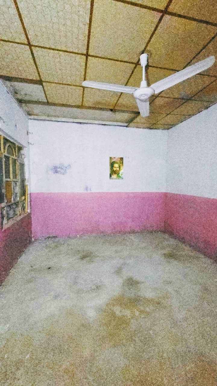 🟢دار للرهن او بيع مساحه 60 متر 
🟢موقع جيد جدا البراكية شارع الشفلات شارع التمايمة 

🟢يحتوي على غرفتين صاله  مطبخ صحيات 
🟢السعر الرهن 7 مليون سنه واحده قابلة للتجديد 
🟢سعر البيع 25 مليون وبي مجال 
مكتب المنصوري للعقار ***********
