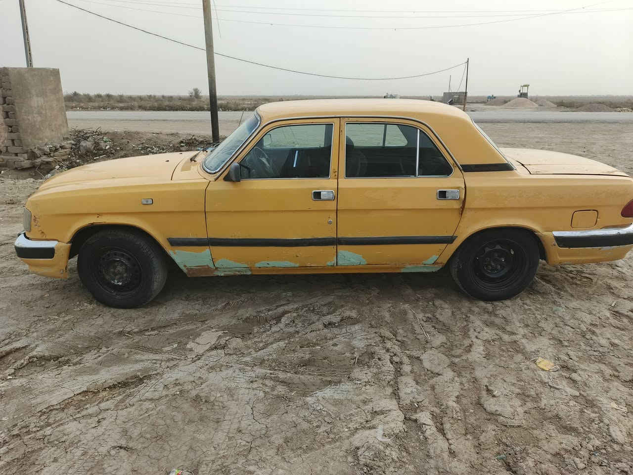 السلام عليكم فولكا للبيع جاهزه مكينه وكير نضيفات 2ونص حداديه توني مسويه لايتات جدد توني شادهن جدد كيچ حماوه بانزين رون كيلو متر كلهن شغالات جام 4يصعدن وينزلن اشاير شغالات بك لايت يشتغل باتري جديد توني مشتري السعر20وبيه مجال سبب البيع راعيه يريد مداور السنويه صاقطه *********** العنوان سوق الشيوخ
