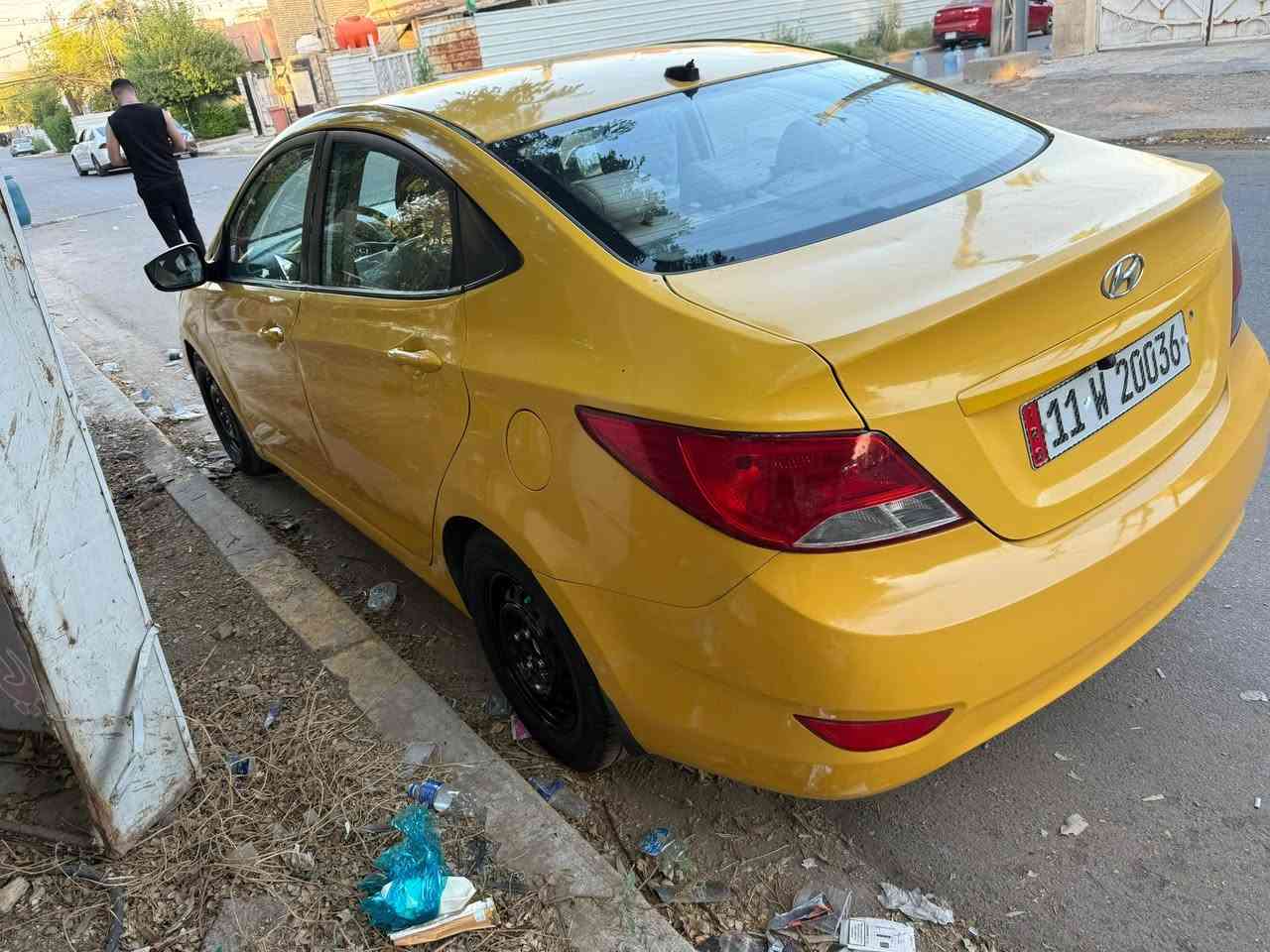 هونداي اكسنت حادثة الجمالغ المامي 📌 تفاصيل ومواصفات السيارة:
 الموديل: ٢٠١٣
 المحرك: [١٦٠٠]، اقتصادي جداً 
 الكير: أوتوماتيك، تبديلات ناعمة جداً وبدون أي مشاكل أو تأخير.
 التحويل: السنوية والهزة [جديدة / باسمي / جاهزة للتحويل فوراً].
✨ وضع السيارة ونظافتها 
 التبريد: ما شاء الله ثلج وجاهز للصيف.
 الداخلية: نظيفة جداً ومحافظ عليها (الكراسي والديكورات   السعر 75 مكان بغداد حي العامل رقم***********
