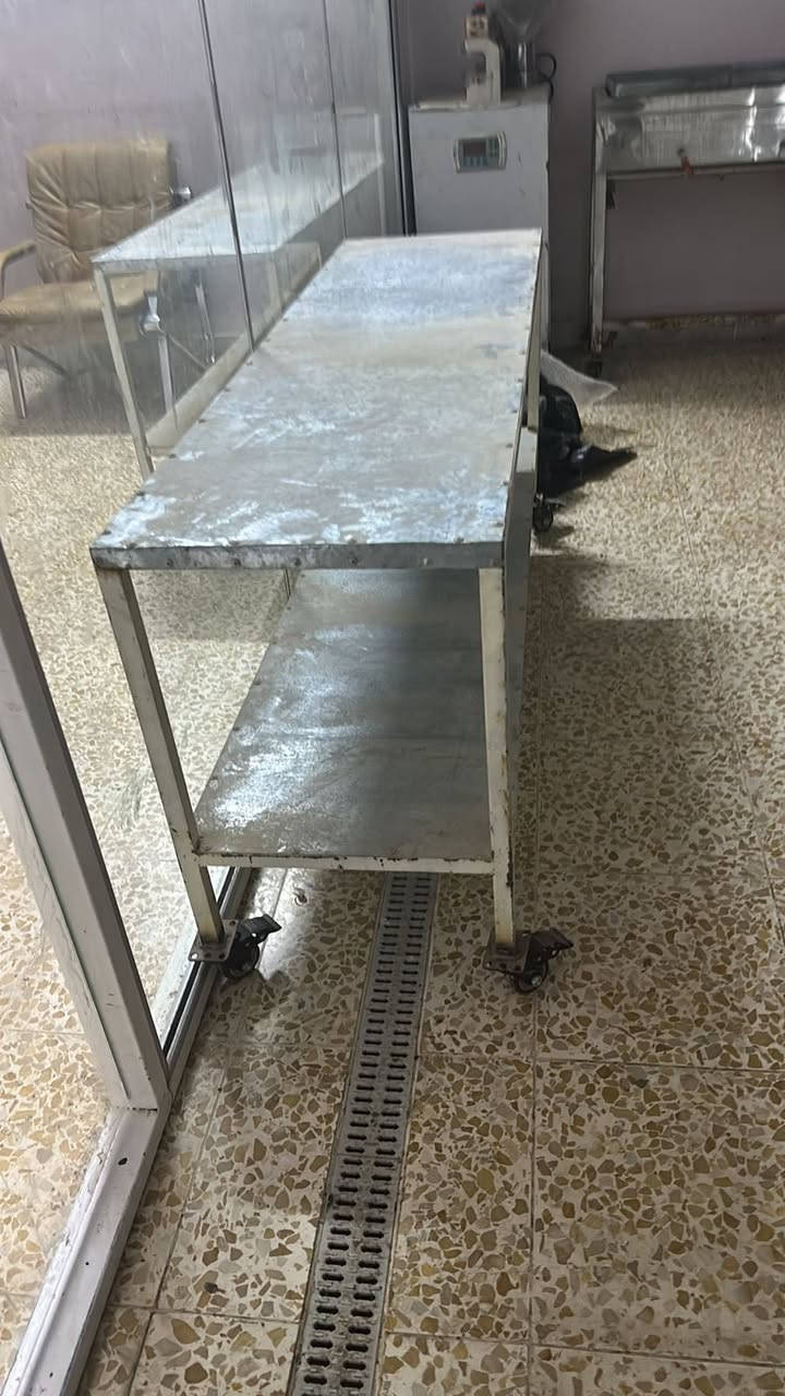 الى اصحاب المواكب الحسينية 

#للبيع 

شوايه طعام تصلح لشواء جميع انواع الطعام 
ثرامة لحم من الدرجه الممتازه 
الة تشيش شيش الكباب الأكترونيه 
ميز متنقل + صواني عدد 2 كبير جدا 
مع 700 شيش كباب - تكه 
للتواصل ***********
