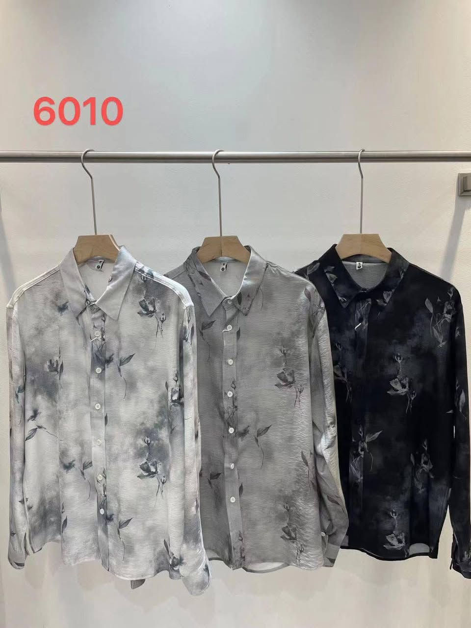 ✨ بفضل الله وكرمه ✨

يسرّنا في أزياء مكي الدلفي أن نعلن عن وصول الوجبة الجديدة من الملابس الرجالية 👔
وذلك تزامنًا مع حلول فصل الصيف واقتراب عيد الفطر المبارك 🌙

نسأل الله أن يكون موسم خير وبركة على الجميع، ونسعد بخدمتكم وتوفير أجمل الموديلات والستايلات الرجالية.

🔹 وصلت الوجبه الجديده من
قميص كوالتي عالي قياسات(L xL xxL xxxL)

📍 العنوان: واسط - الكوت 🌺

📞 للاستفسار:
***********
***********

✨ نتشرف بزيارتكم دائمًا ونسعد بثقتكم بنا ✨

#ازياء_مكي_الدلفي
#ساحة_العامل_شارع_الف_عافية_مقابل_حميد_كرزات_مجمع_بلادي_ازياء_مكي_الدلفي
#ملابس_رجالية #ستايل_عراقي #أزياء_رجالية
#عروض_العيد #ملابس_العيد #موضة_رجالية
