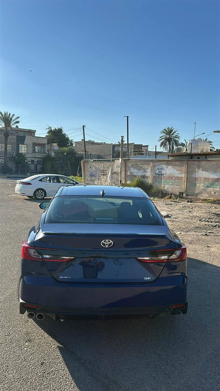 كامري SE 2025 للبيع 🛑

السيارة ماشية 6000 الف 
وارد أمريكي
لون ازرق 
مكينة 2500 هايبرد

مواصفات السيارة:✅
• كراسي Sport SofTex جلد
• مقاعد تحكم كهربائي 
‏• Apple CarPlay و Android Auto
• شاحن لاسلكي
• بصمة
• بريك بصمة
‏• Auto Hold
• بريك إلكتروني
• مثبت سرعة راداري
• نظام المحافظة على المسار
• رادار أمامي وخلفي
• نظام النقطة العمياء
• نظام التحذير عند فتح الأبواب (Safe Exit Alert)
• كاميرا خلفية
• حساسات خلفية
• قطعتين تبريد
• 3 وضعيات قيادة ECO – NORMAL – SPORT
• ويل قياس 18 إنج
• ليتات LED أمامية وخلفية
• جناح ودفيوزر رياضي SE
• رقم السيارة بغداد، باسمي

الضرر موضح بالصور ( صبغ فقط صندوق وجاملغ ايسر خلفي )
بدون دواخل وارباكات كلها سليمة. 

مكان السيارة: بغداد 
السعر: 235  ورقة

للاستفسار:
***********
