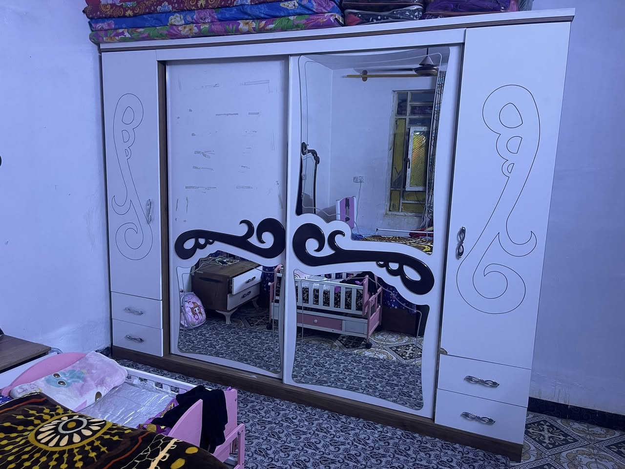 غرفه تركي مستعمله نضيفه شوفت عينك٥٠٠بيه مجال قليل *********** واتساب مكان الحمزه الغربي
