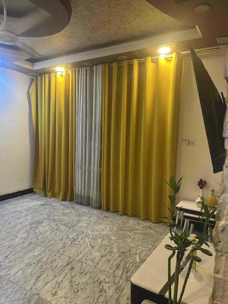 منزل للبيع 
مساحة ١١٦ متر 
واجهة ٧ م 
نزال ١٧ م
طابقين
٣ غرف نوم
واستقبال 
ومطبخ
وحمامات عدد ٢
يصلح للاستثمار 
على الشارع العام 
بغداد/دورة/شارع ٦٠
السعر ٢٧٠ مليون للاستفسار مراسلة الصفحة او الاتصال بالرقم ***********
