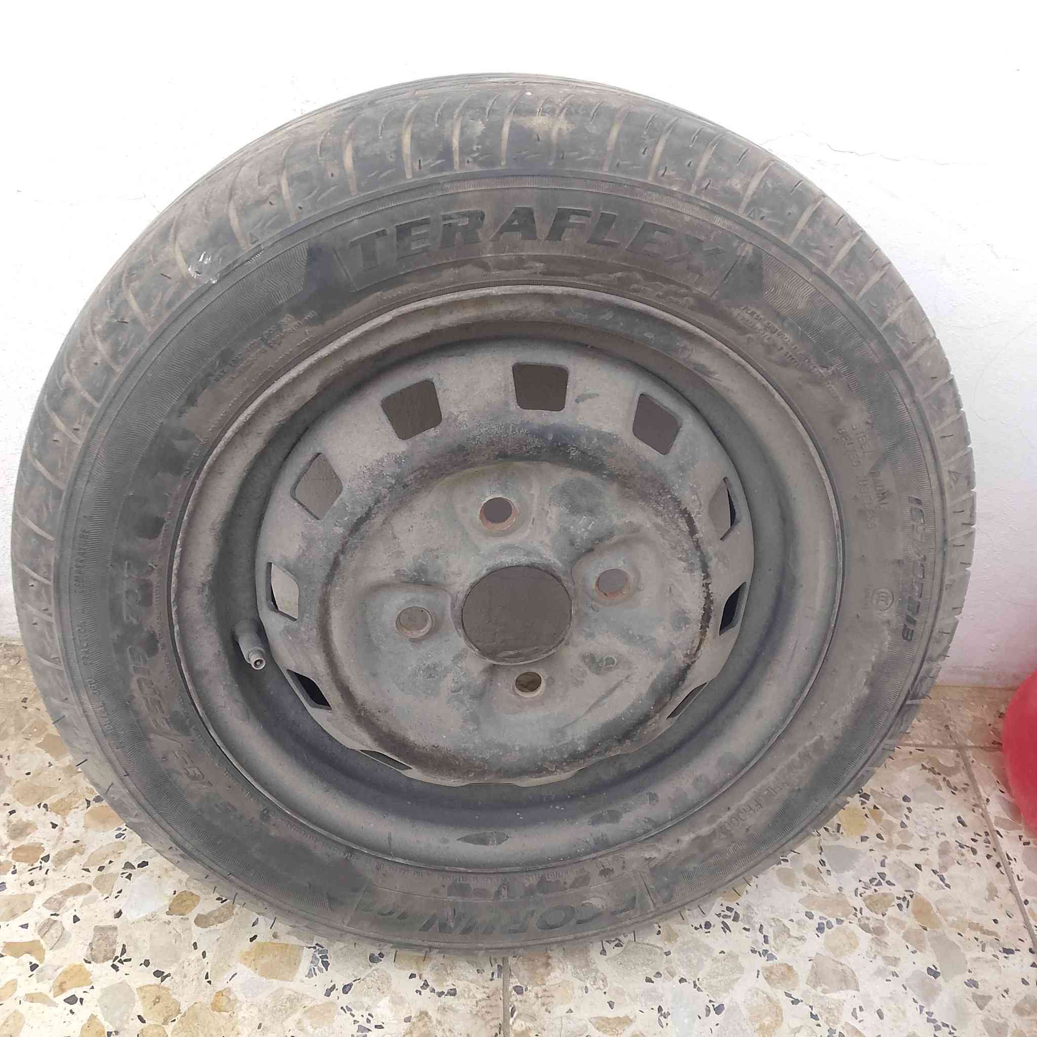 السلام عليكم من رخصة مدير الكروب 

غراض سايبه للبيع 

سيباية وتاير عادي و لاستيكات وسبير  وماطور ماسحات جديد ممستعمل 

سيباية 15 
ماطور 15
لاستيكات 5
سبير 20
تاير 10

العنوان / بغداد التاجي سبع البور / الهاتف: ***********
