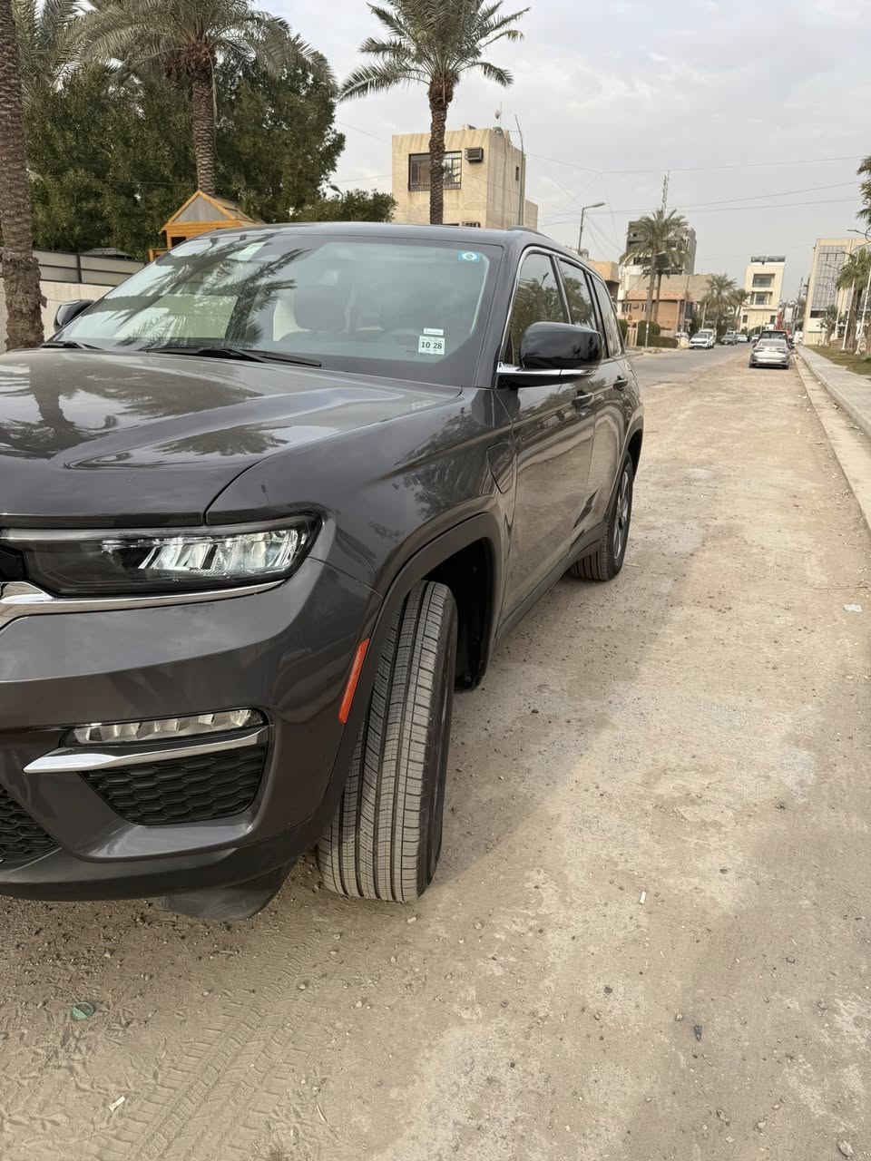 السلام عليكم جيب شيروكي اللون فيلي هايبردوكهرباء شاحنه بلاديه بالصندوك موجوده  ٢٠٢٤ ماشيه حاليا ١٣ الف ميل جديده جدااااا فول شاشتين بالدشبول حادثها موضح بالصور السعر ٣١٥ الاتصال *********** ابو مصطفى بغداد اليرموك
