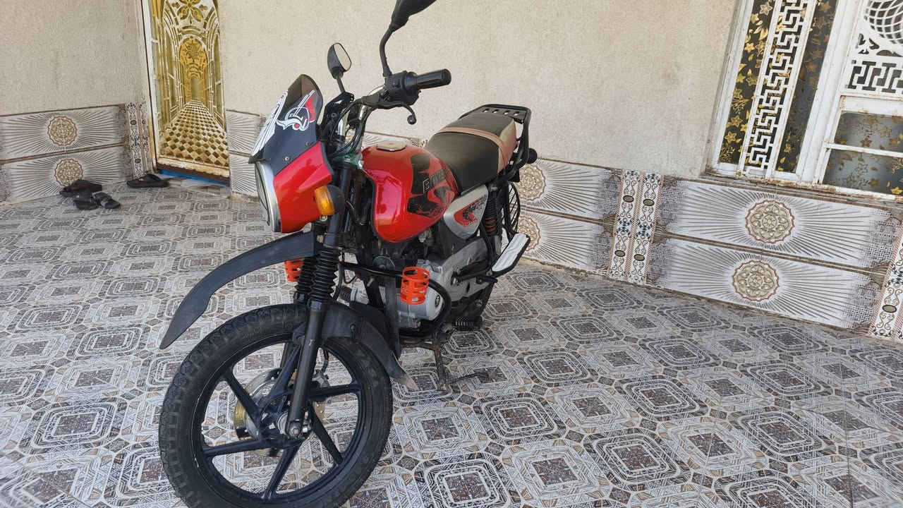 السلام عليكم دراجه بوكسر موديل 2021 مقفوله ما بيها اي نقص للبيع مكان الدراجه واسط قضاء الحي نضافه90% دراجه استعمال شخصي  شراي يتصل***********
