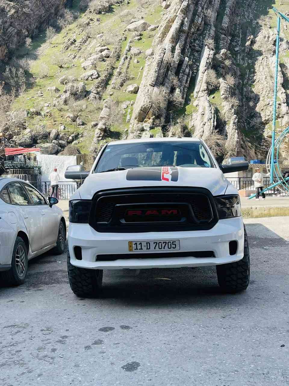 السلام عليكم دوج رام 1500 كلاسك مرفعة 2ونص انج تخم تاير حجم 37امريكي الصنع مزود سياره حجم المكينة 5700 8سلندر سياره مصروف عليه خير من الله كير مكينه اكسل كفاله عنوان السياره بغداد البياع رقم الهاتف ***********او *********** (للبيع او للمراوس)
بيه مكانات صبغ
سعر سياره١٦٥ورقة 
موديل ٢٠١٨

سياره احله من الصور بهواي
