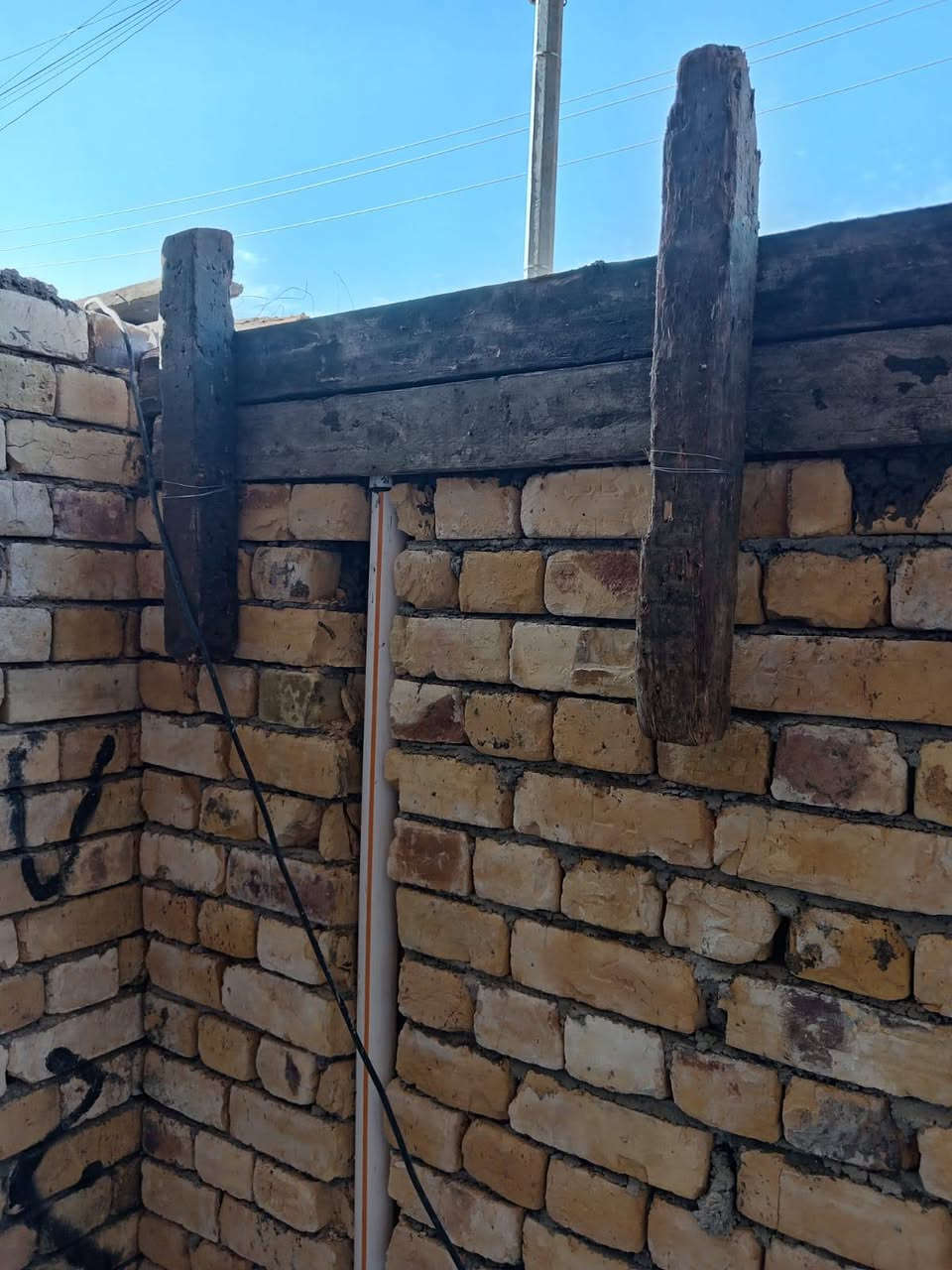 بسم الله الرحمن الرحيم
اللهم صلِّ على محمدٍ وآل محمد
تثمّن أهالي محافظة واسط – مدينة الكوت هذا العمل المميّز، وتتقدّم بجزيل الشكر والامتنان إلى
الأستاذ محمد الزركاني،
ومشرف العمل الأستاذ محمد العابدي (أبو ميار)،
من أهالي منطقة حي الجهاد،
تقديرًا لجهودهم المخلصة وعطائهم المسؤول، سائلين الله أن يوفّقهم لخدمة أهلهم ومحافظتهم.
للاستفسار:
📞 ***********
✍️ الكاتب والمنتج: بشار رحيم حميد
الوطن
