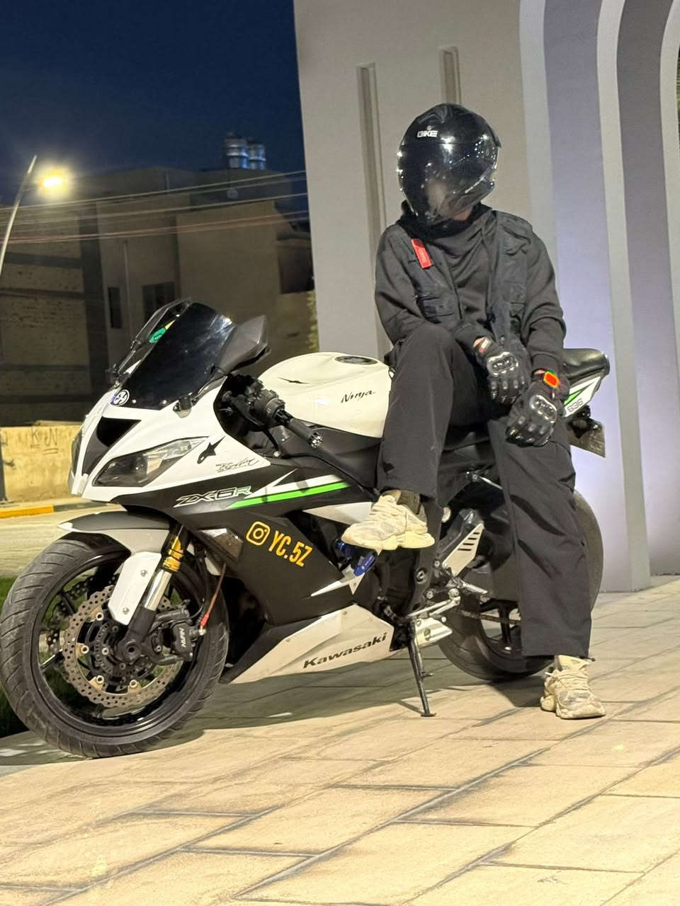 كاوسكي 2016  zx6r 636cc
سنوية ورقم مميز ولون نادر ومحرك نظيف ما مفتوح
سعر 45$ وبيهه مجال قليل حك الجيه 
اي استفسار عندك اتصل وتدلل ***********
مكاني بصره
واتساب موجود
