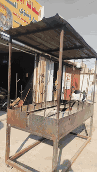 ‏السلام عليكم اغراض محل اسماك للبيع!!
‏
‏شوايه كبيره تفصال 20 مشوايه تتحمل الطول مترتين وشوي والعرض متر وربع مع قمريه وتايرات جلاتينيه لسهوله الحركه والنقل وكلهه بليت ثقيل 
‏
‏حطب نص كيه مشطب نوعيه جيده جداً
‏بانيو جديد هوه والقاعده كما موضح في الفيديو مع الغطاس وايضاً القاعده مفصله تفصال تكمه اصلي مع تايرات جلاتينيه
‏
‏ميز طعام وكراسي من النوعيه الجيده وليست العاديه 
‏ميزان اصلي 
‏رول سلفون مع سلفون حراري مع 240 ماعون سفري اسماك وتقريباً 350 الى 300 علبة سفري طرشي والعمبه 
‏مشوايات العدد 20 مستخدم 6 شوايات فقط والباقي جدد 
‏ميز ثاني قلاب 
‏سنك ايضاً 
‏
‏السعر الاجمالي للكل 800 الف فقط وبلقرآن صايرات عليه اكثر بس شسوي الحمدلله اريد اطلع بأقل الخسائر 
‏
‏عنواني البنوك شارع الميثاق 
‏رقم الهاتف للتواصل 
‏***********
