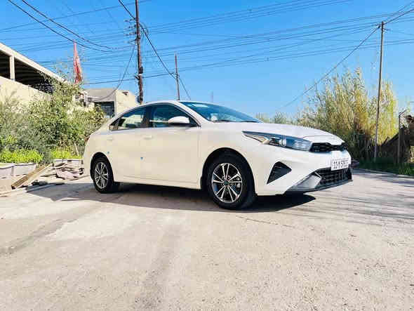 السلام عليكم للبيع سيراتو موديل 2024 ماشيه 15 بأسمي مكفوله كفاله عامه مدوشمه عام سياره ضمان شركه دوليه سبير منازل مفول مواصفات مكينه 2000 ويل كب مكاني بغداد الاستفسار ***********
