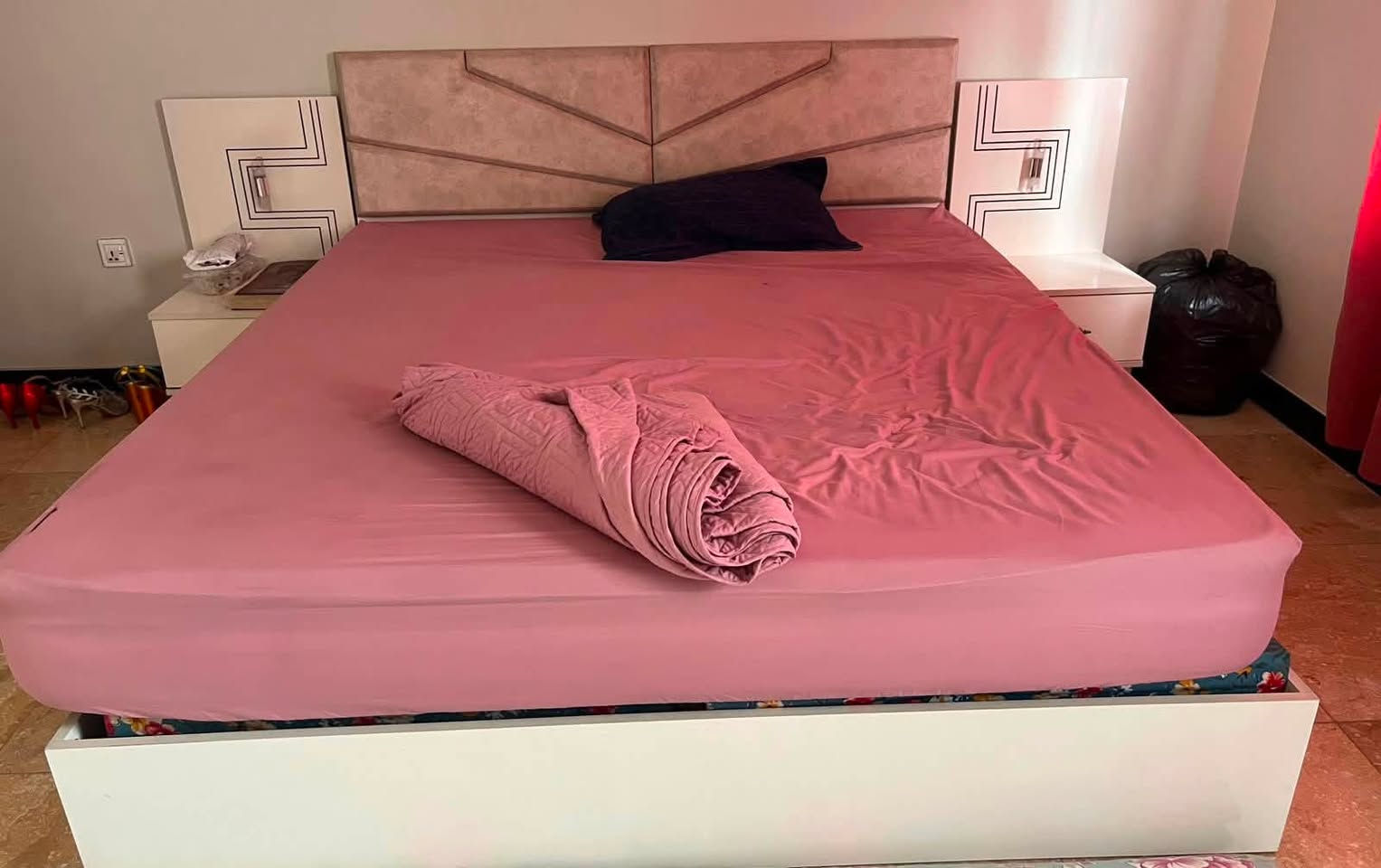 أغراض بيت للبيع مكانهم بغداد حي جامعه 
اي ستفسار ***********
