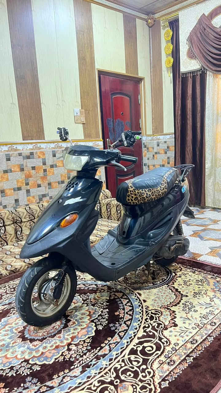 سلام عليكم دراجه ياماها  بي جي 9زروف  بسعر ٢٦٠  دراجه حلوه ونضيفه مكينه ناعمه كهربائيات شغاله كلشي شغال نقصها باتري فقط  مكاني بصره تقاطع الكزيزه قرب محكمت الكزيزه رقم هـ/***********  متواجد وتساب
