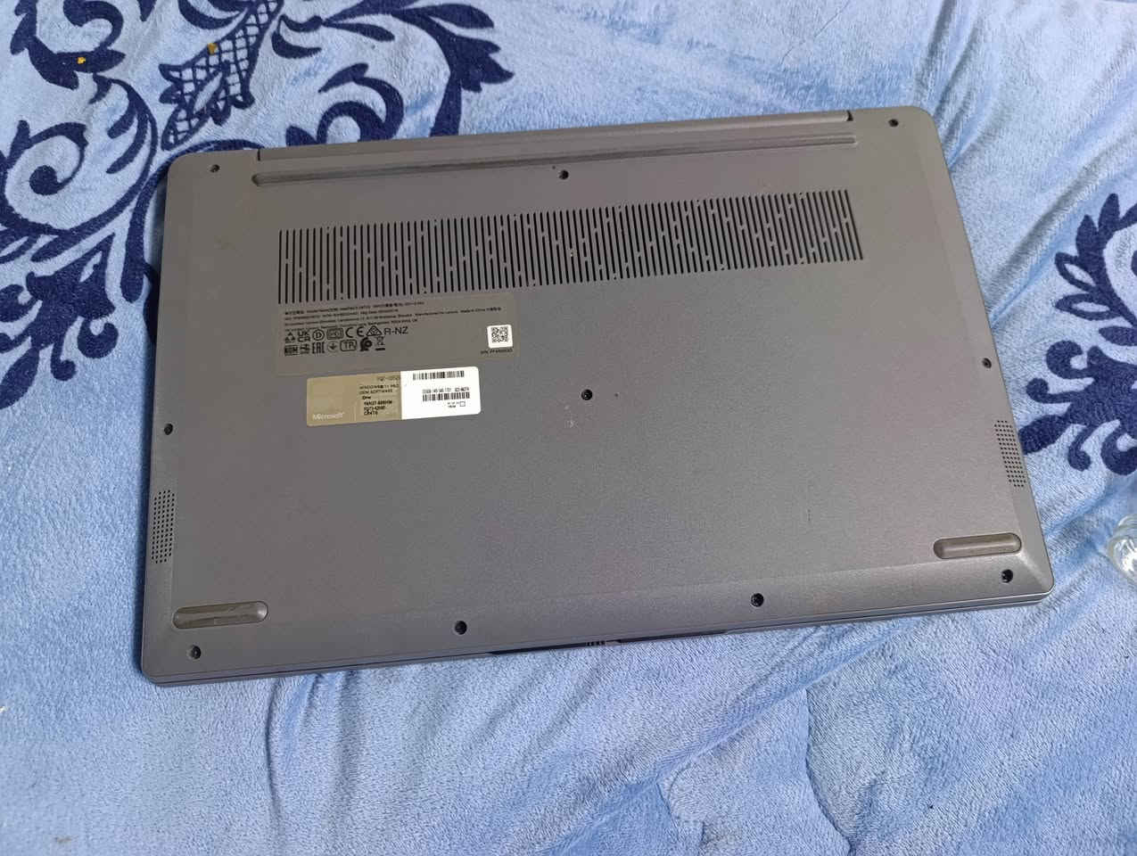 لابتوب للبيع 
Lenovo مستخدم شي قليل
المعلومات داخل الصور شوف بعينك 
السعر 325 الف دينار وبيه مجال بسيط 
***********
