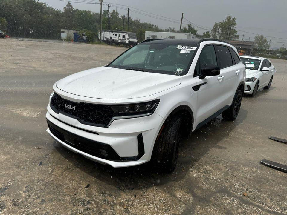 سلام عليكم سورنتو ٢٣ وارد امريكي بيه جاملغ امامي فقط فول سياره ***********
