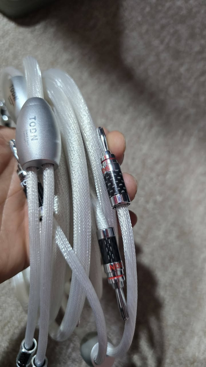 يُعد هذا المنتج كابل صوت HiFi من ماركة TODN الدنماركيه ، يتميز بطلاء فضي وموصلات مطلية بالروديوم.تم تصميم الكابل باستخدام مواد عالية الجودة مثل النحاس الخالي من الأكسجين (OCC) لتعزيز جودة نقل الصوت.تتميز الموصلات بهيكل من ألياف الكربون لزيادة المتانة وتقليل التداخل.


**إذا كنت صاحب هذا الإعلان وتريد حذفه لأي سبب، رجاءا أرسل رسالة إلى الدعم الفني**