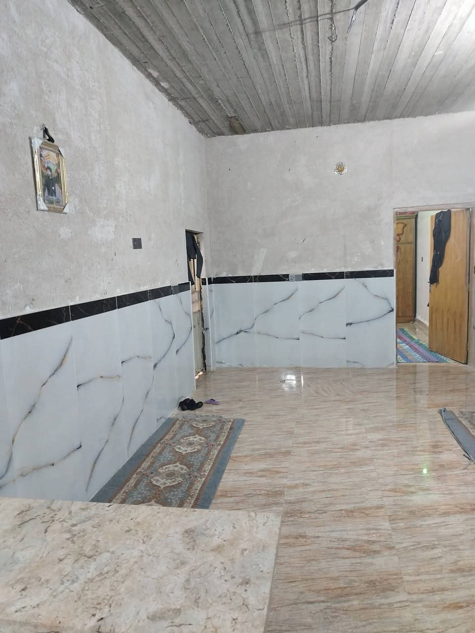 بيت زراعي 100 جهة يا علي  عمود 139
دار البيع  سعر 32 وبيه مجال الشراي
***********
