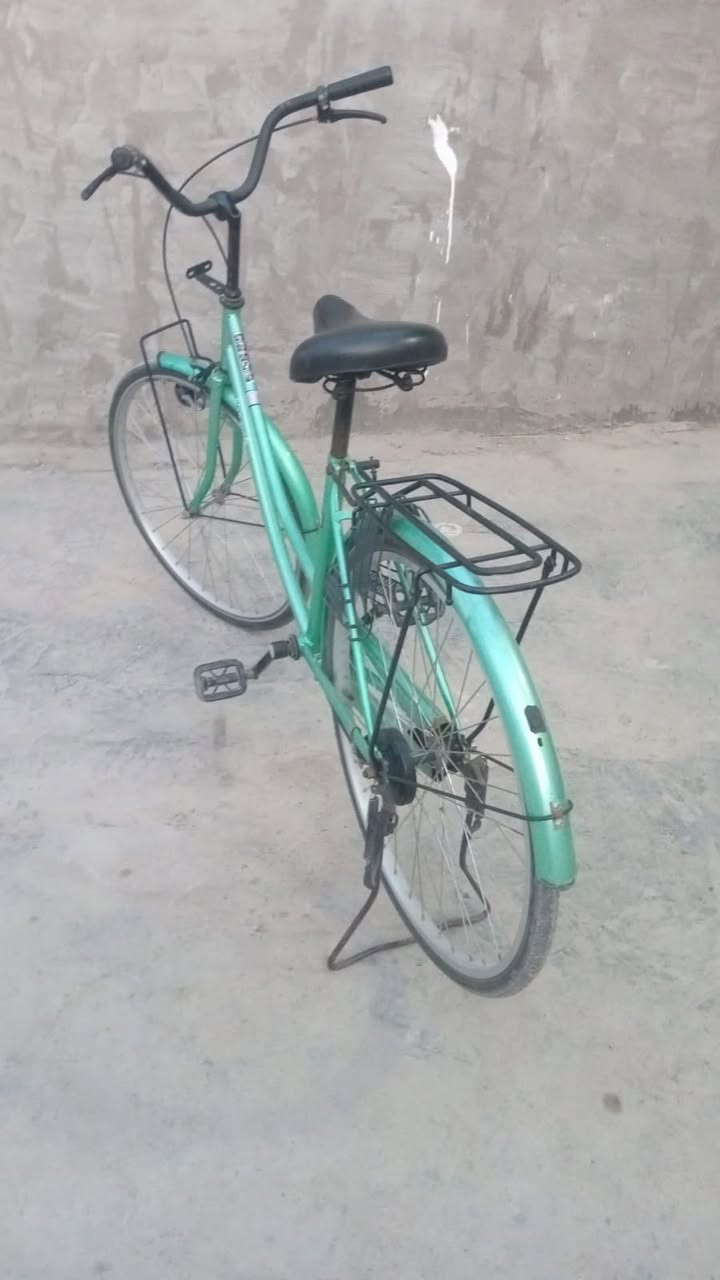 بايسكل
السعر 100وبي مجال 
العنوان بغداد الخطيب
لتواصل :***********
