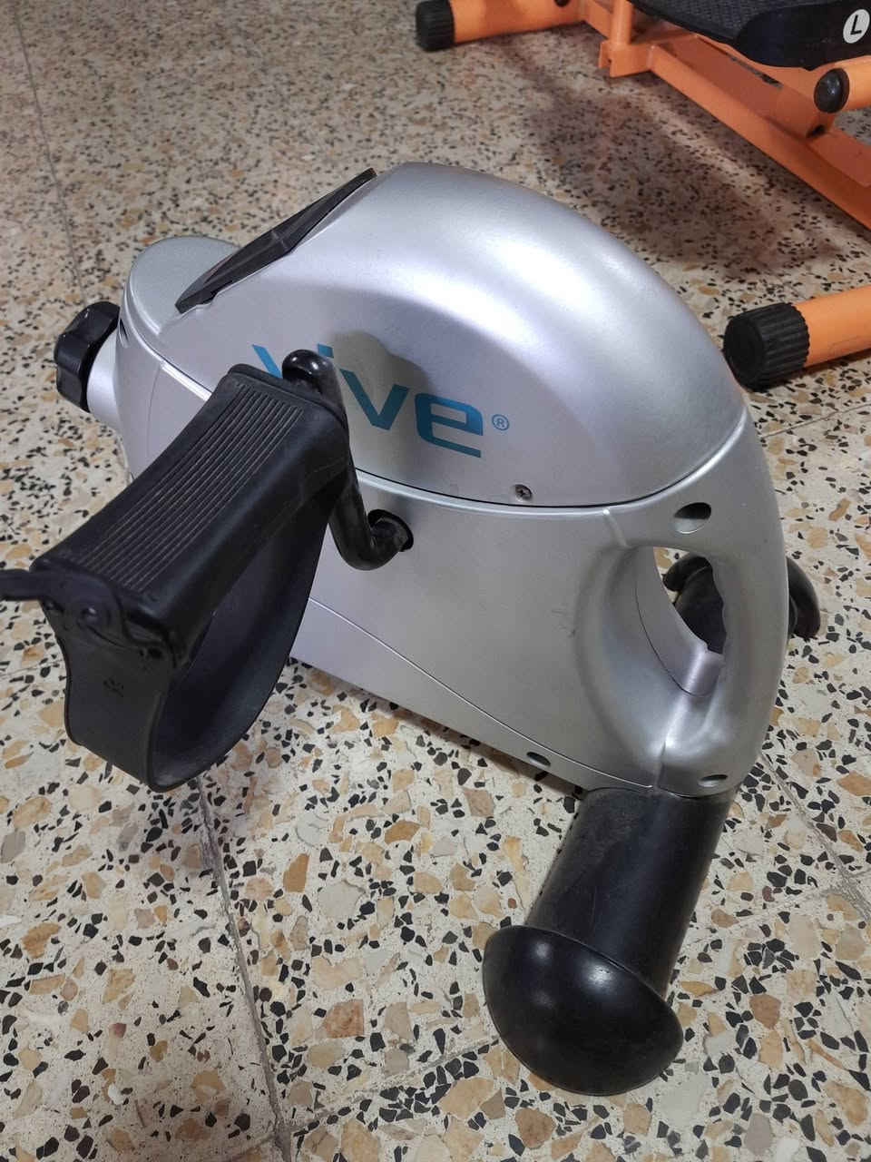جهاز رياضي جديد للبيع  السعر ٤٠ الف موصل الايسر


**إذا كنت صاحب هذا الإعلان وتريد حذفه لأي سبب، رجاءا أرسل رسالة إلى الدعم الفني**