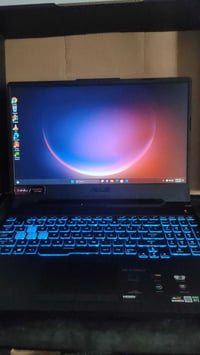 عندي لابتوب كيمنك قوي مراوس وي اس ٢٥ الترا يفضل ذاكرة ٥١٢  Asus tuf f1...