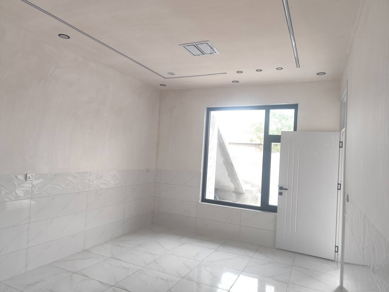 سلام و علیکم 
#خانوی_هەرزان_موناسب_نرخی_تەنها۲۳۰گەڵاومعملە 

#خانووی_هەرزان بۆ فرۆشتن  
ناونیشان 📍 ناحیەی ڕزگاری (سموود)
◼️ گـەرەکـی نــەورۆز 
◼️ نزیک هەمووخزمەت گوزاریەک
◼️ ڕووبـەری 5 بـە 20 = 100 مـەتـرە
◼️ رێگەپیدانە بەشەردی وەکالە
◼️ ڕووی لـە خۆری بەیانیە

🔴 ژوورەکـانـی ئـەم خـانـووە پـێـکـھـاتـووە لـە ⬇️

◼️ ژووری مـیـوان
◼️ مـطـبـغ
◼️ مسـاعـد مـطبـغ
◼️ هـۆڵـێـک
◼️ ژووری نـووسـتـن
◼️ ڕۆشـنـایـی  
◼️ مـشـتـەمـەلـات

 بۆ زانینی نرخ 💵 پەیوەندی بکەن بەم ژمارەیەوە 

***********
***********
