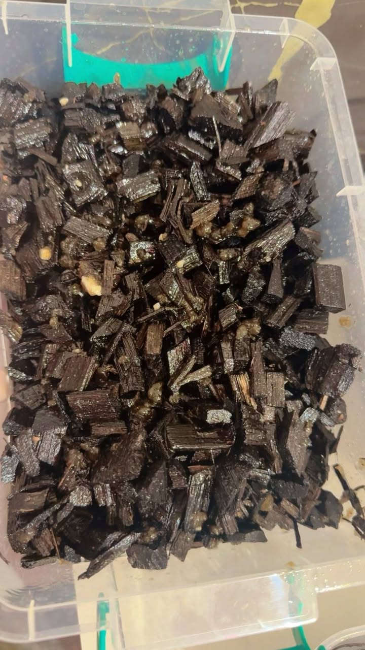 بخور درجه اولى صناعه يدويه محترفه وعطور جنن بعيدآ عن المواد الكيماوية الي تسبب تحسس وبأسعار جدآ مناسبه تتوفر خدمت توصيل الجميع محافظات العراق للتوصل رقم وتساب ***********
