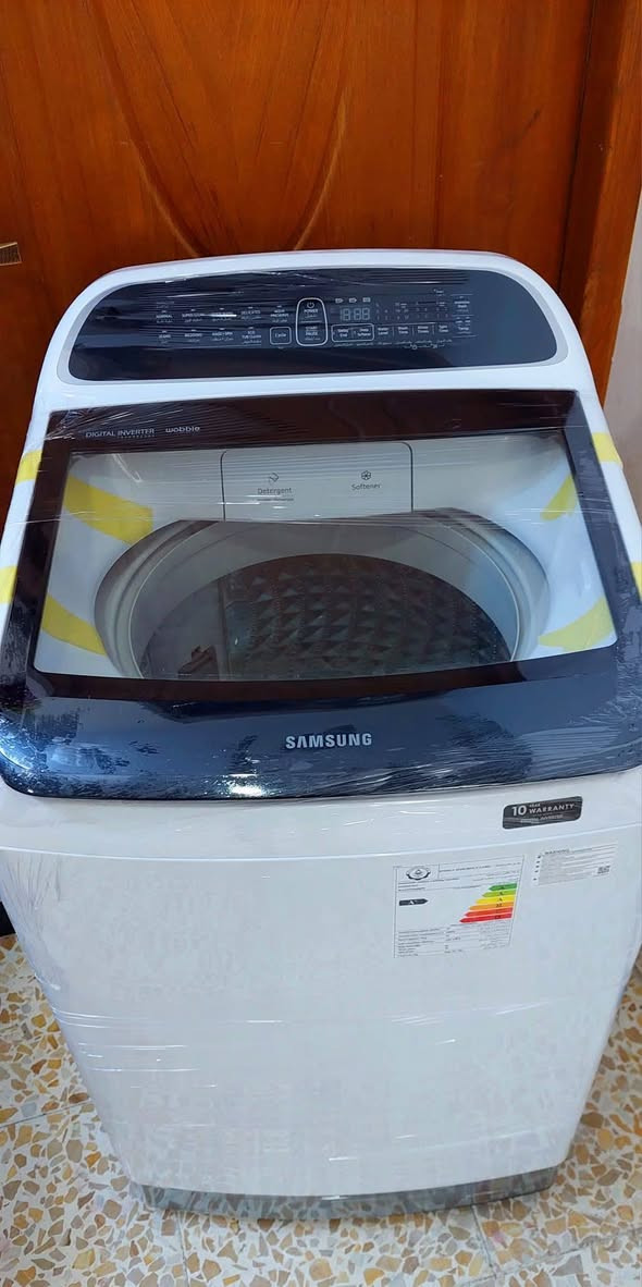 سلام عليكم غساله فول اوتوماتيك سامسونك اصلي وكاله اخت الجديده فول مستخدم قليل غنيه عن التعريف حجم كبير بطانيه ١٧ كيلوو انفيرتر اقتصادي غسل وتجفيف وتنشيف  انفيرتر اقتصادي السعر ٤٢٥ مكاني بغداد متوفر توصيل ***********
