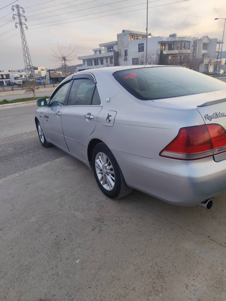 شاهینە   ماڵی فە قیری180ڕۆیاڵ 2گمە ناوزەرت 
بڕاوە زۆر جوانە کامل مسرەف کراوە 
تە بریتی ساردو گەرم یشە کات 
تە قەو ڕە قەینییە بئشو دوای لۆکە هیجی بئوە نییە 
سە قفی زۆر جوانە 
سعری 44گەڵا شوئن بیرە مە گرون 
***********
*********** السليمانية, العراق
