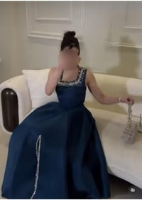 فستان للبيع جديد  قياس 44 السعر 65 للتواصل واتساب فقط 07828545811