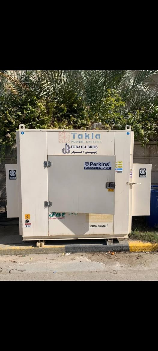 مولدة بيركنز ٣٠ كيفي كاتم جبيلي نظيفه جدآ سيت بلادي للبيع بغداد ***********
