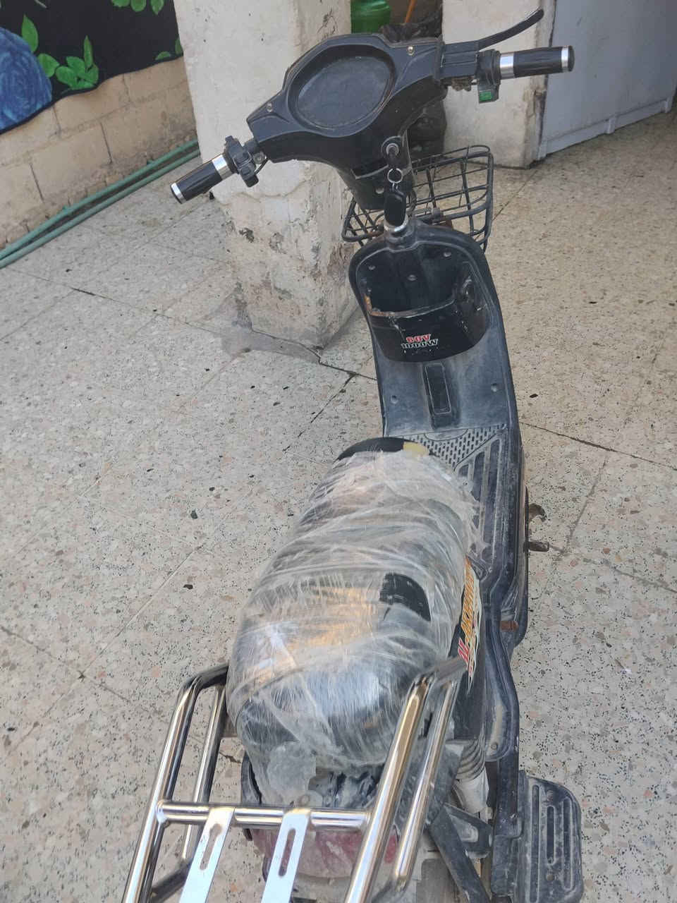 سلام عليكم دراجة شحن للبيع مستعملة بطاريات نضيفة سعر 200 وبيها مجال الاستفسار ***********
***********
