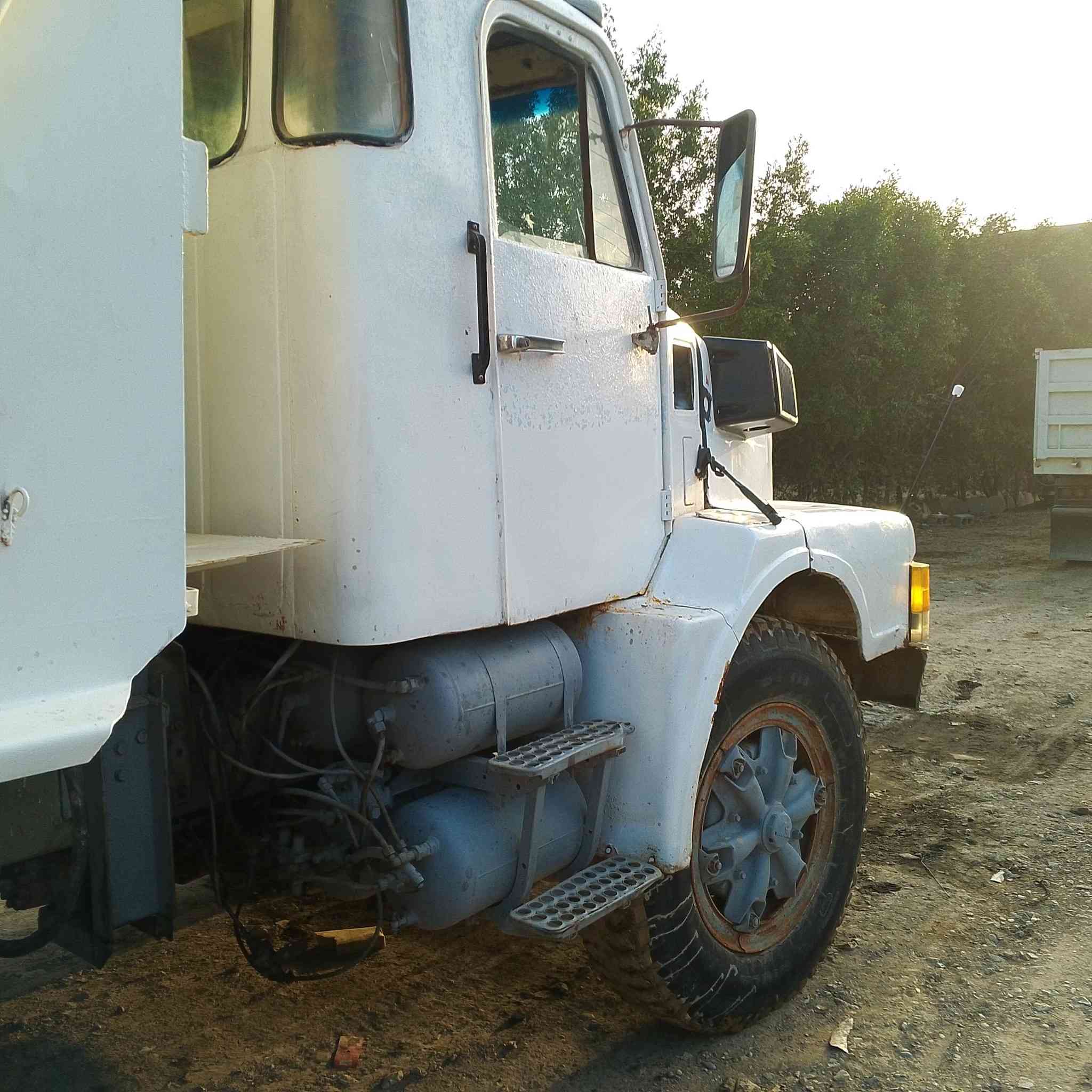 فالفو موديل 1983هاوزر رقم انبار الماني تحويل مباشر كير فقصه محرك مكفول السعر ١٧ وبيها مجال اتصال ***********
