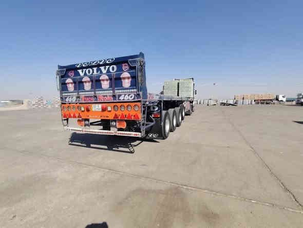 السلام عليكم عربانه المانيه اربع دناكير  مكفوله  من الكسر ولفطر كفاله عامه محدده بل جرف طول 13.60 شاصي 16 دناكير 14
تايرات نص عمر السعر 125 وبيهه مجال للستفسار.... ***********  مكان العربانه بصره
