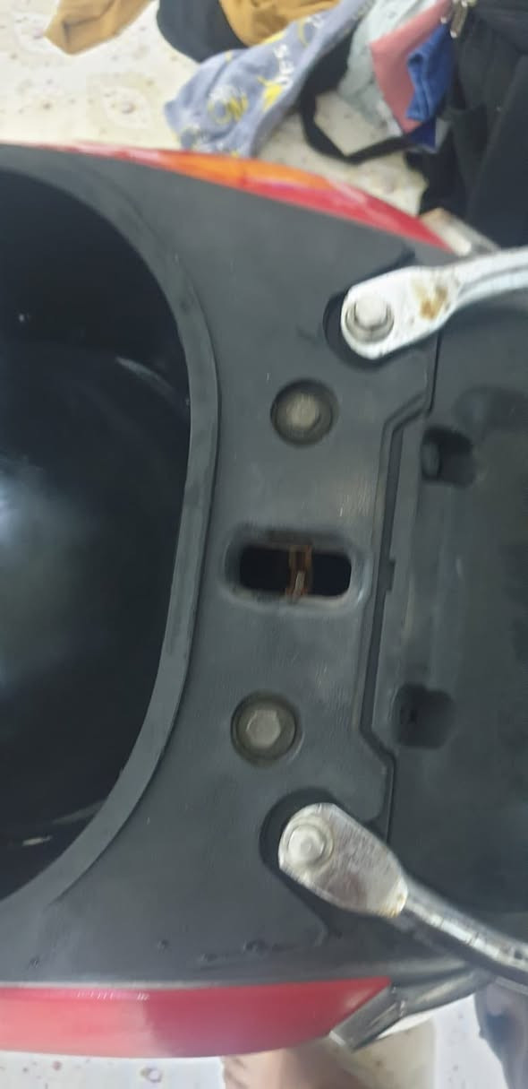 السلام عليكم
ماكس بوليسي كفاله عامه من البرغي 
مكينه كفاله عامه من فتح نضوح تبخير تنقيص كفاله 
سلف بلاد 
كابريته بلاد 
كفراتت بلاد ختم واحد ويه المكينه 
قفل اكسن قفل تاير 
دبل امامي شغال 
دبل خلفي شغال 
لايت شغال 
صطاب خلفي شغال 
اشاير شغال 
عداد كيلو متر شغال 
عداد بانزين شغال 
تجوه بلاد 

دراجه نهضه ونعومه ومعدل 

كفاله عامه 

سعر   مليون وخمسين الف وبيه مجال كلش قايل 

رقم ***********
