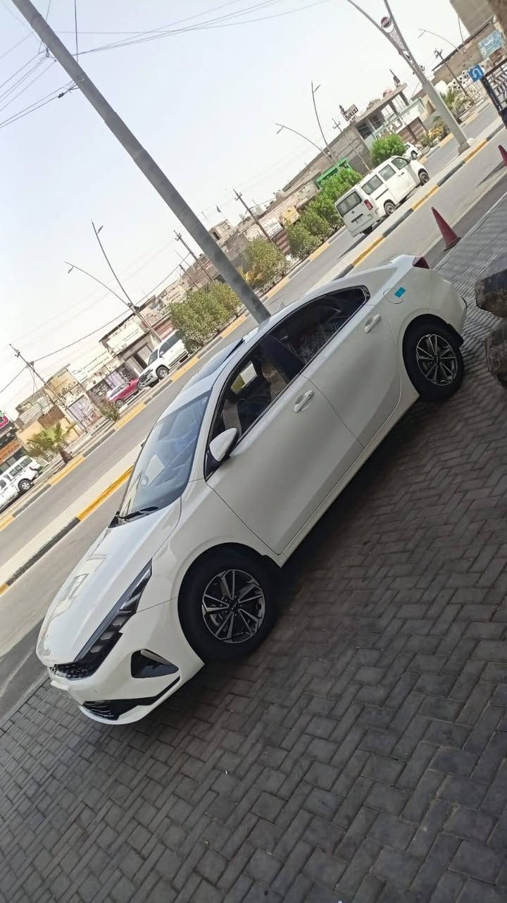 كي3 فول مواصفات مديل 2024 ماشيه 41 ألف بيها بارد باب عكس جهة السائق گد صبعين أثر شخط بسيط الباقي كفالة السعر143 وبيها مجال بسيط/ *********** مكان السيارة البصرة (مكلف بالنشر)
