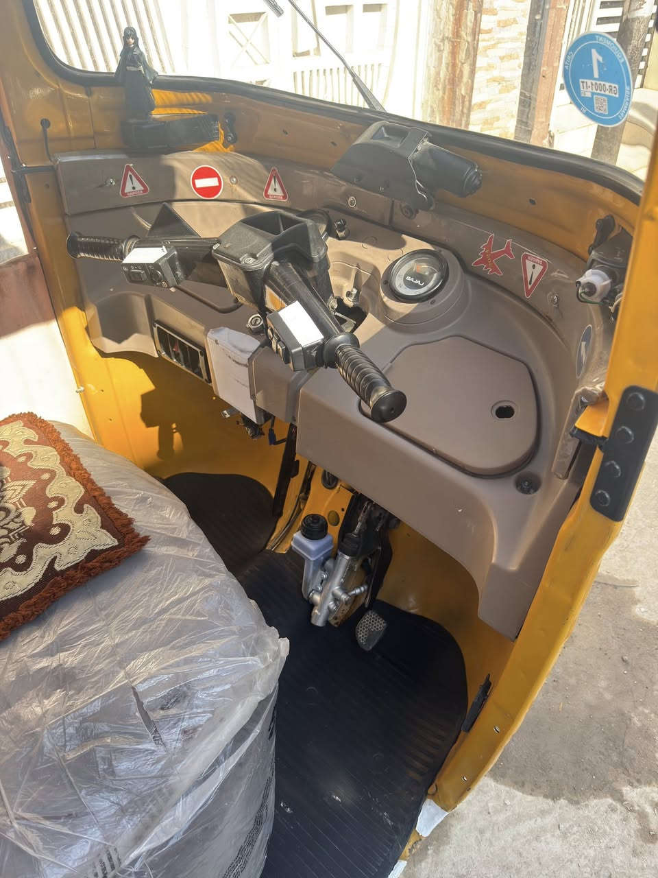 تكتك للبيع
موديل 2020
تكتك نظيفه ع اخر حبايه وجاهزه من كلشي ما بيها خياسات مال جناي مدوشمه نايلون جادر جانبي جديد قبل شهر مشدود
راعيها موجود 
مرقمه وكامله 
سنويه موجوده
العماره ميسان 

***********
