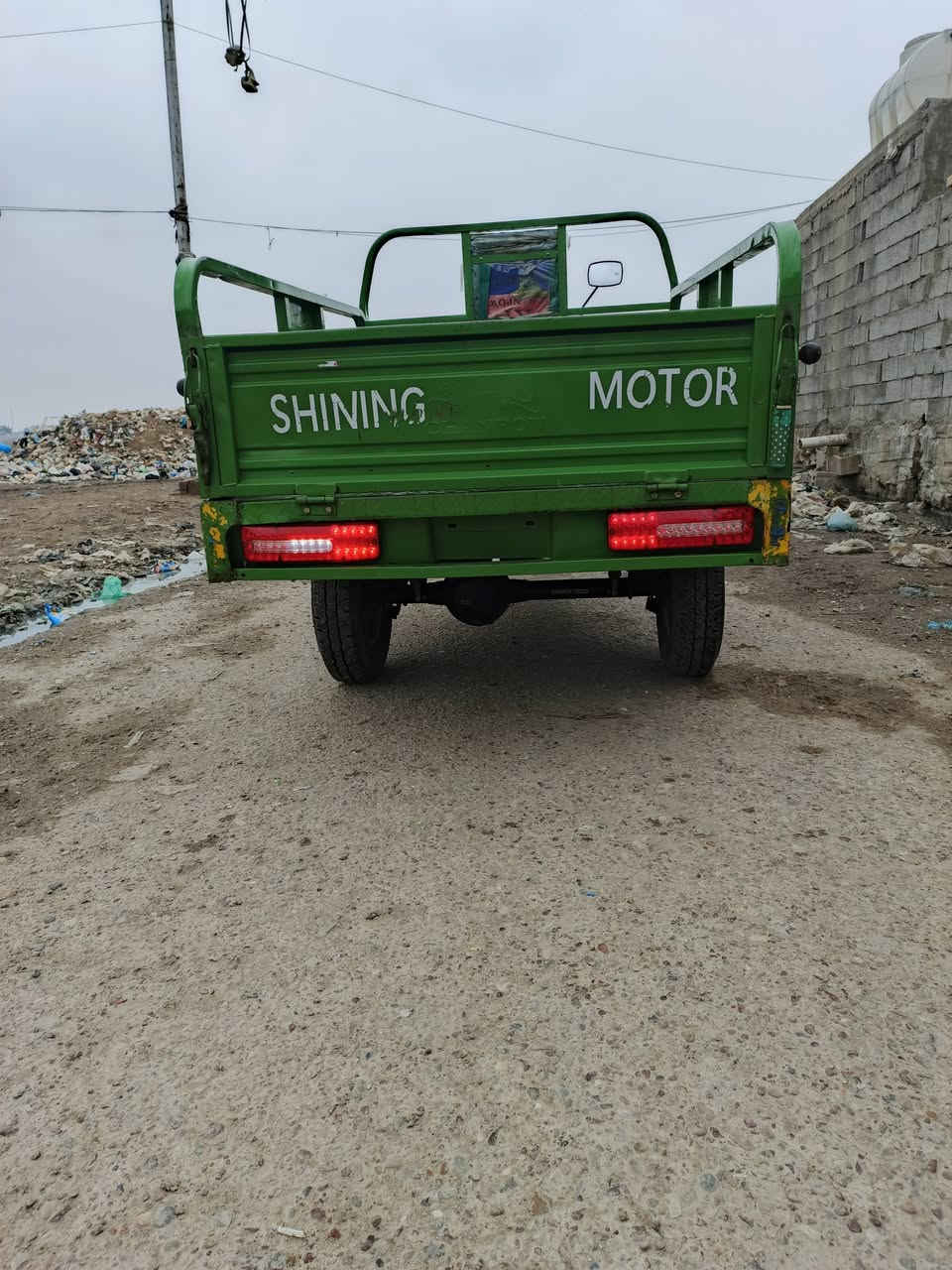 لبيع موديل 23 متفوع كمركه
اصوليه تروح ترقم 
مكاني بغداد  ***********
