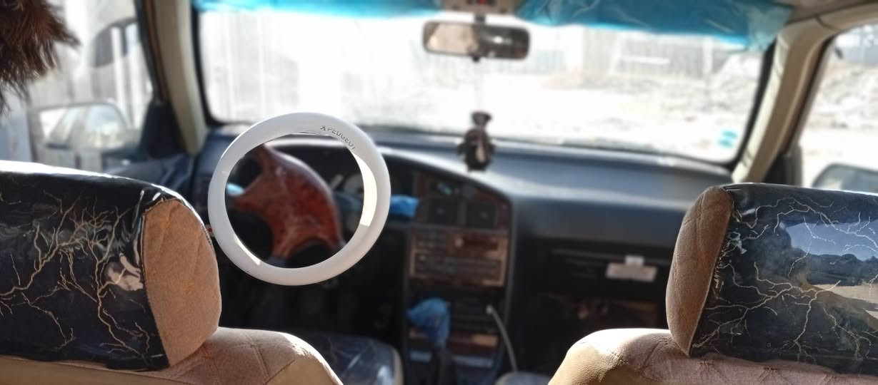 السلام عليكم بيجو بارص موديل 15باسمي تحويل ثاني يوم السعر 45وبيهه مجال حك الجيه رقم الهاتف ***********
