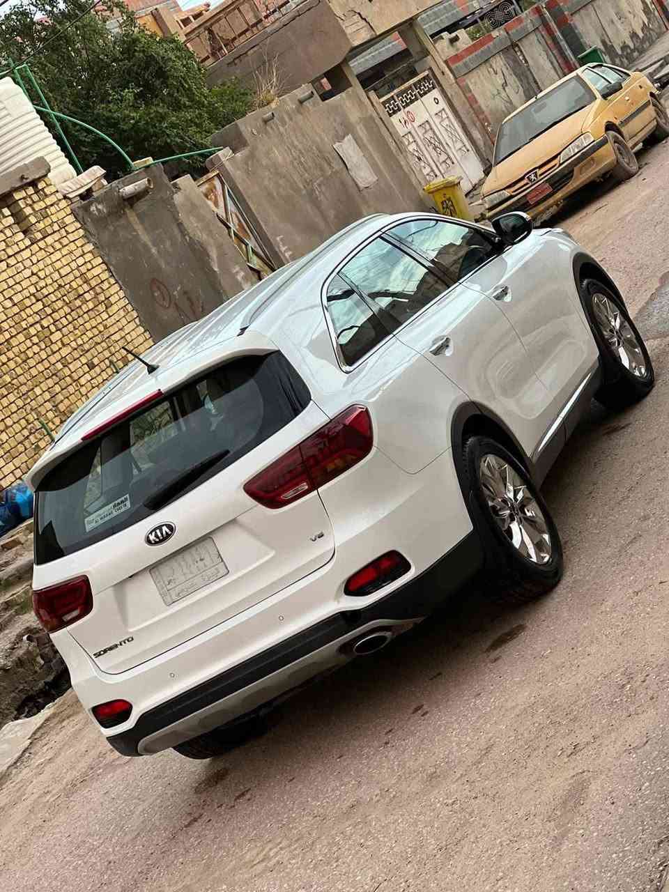 كيا سورنتو خليجي
6 سلندر
رقم بصره مشروع وطني بإسمي 
موديل 18 شكل 20
السعر 220
تفاصيل اكثر المراسلة على الخاص او الاتصال
***********
