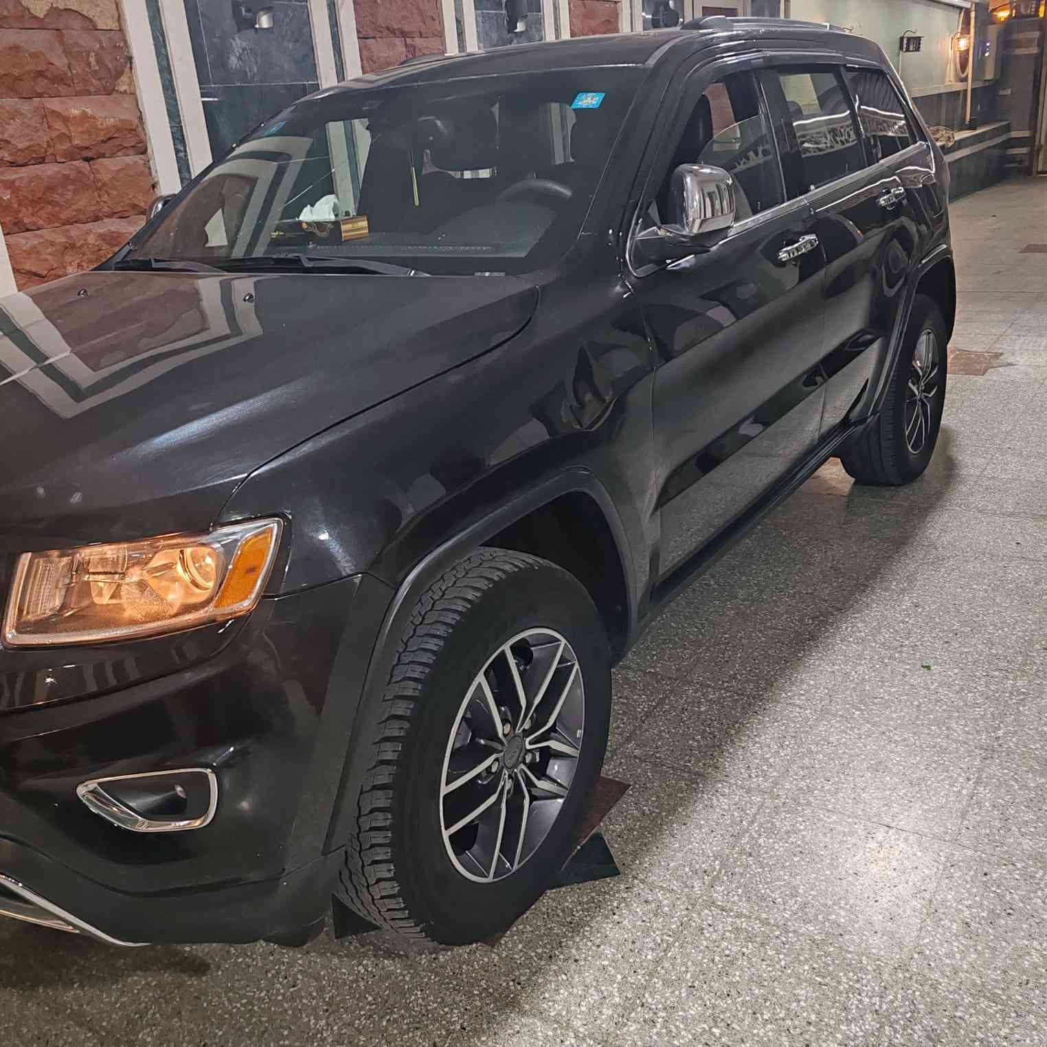 سلام عليكم مكلف بل نشر جيب لاريدو موديل٢٠١٦ مصبوغه عام ماعده قطعتين فول مواصفات سعر ١٥٥ العنوان بغداد رقم الهاتف ***********
