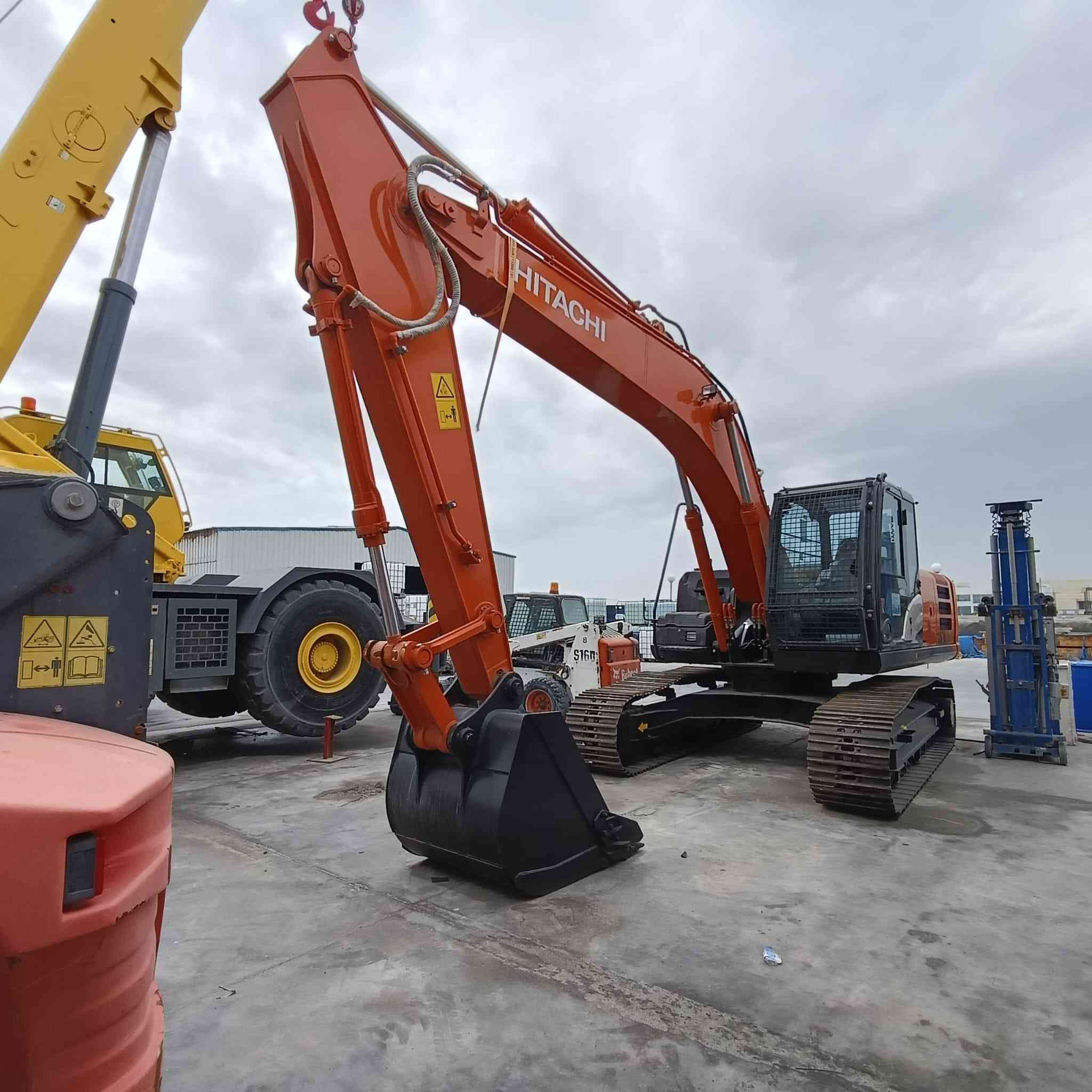 سلام عليكم
حفاره هيتاشي ياباني حجم 220
موديل:2026
عدد ساعات العمل:0 ساعه
محرك: 4 سلندر
كفاله عامه من كلشي
مكان سياره: بحرين
نصدر الى العراق
سعر شامل رقم ونقل: 70.000$ ومتوفر اقساط
للاستفسار خاص او اتصال بل رقم
***********
