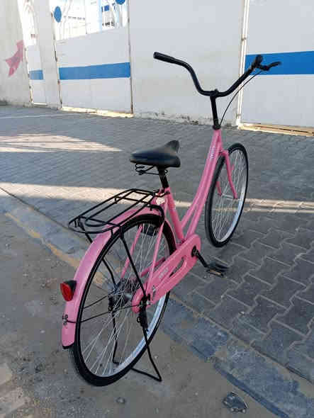 السلام عليكم بايسكل بناتي للبيع حجم 26 السعر 75 وبي مجال بسيط  المكان كوت داموك ***********
